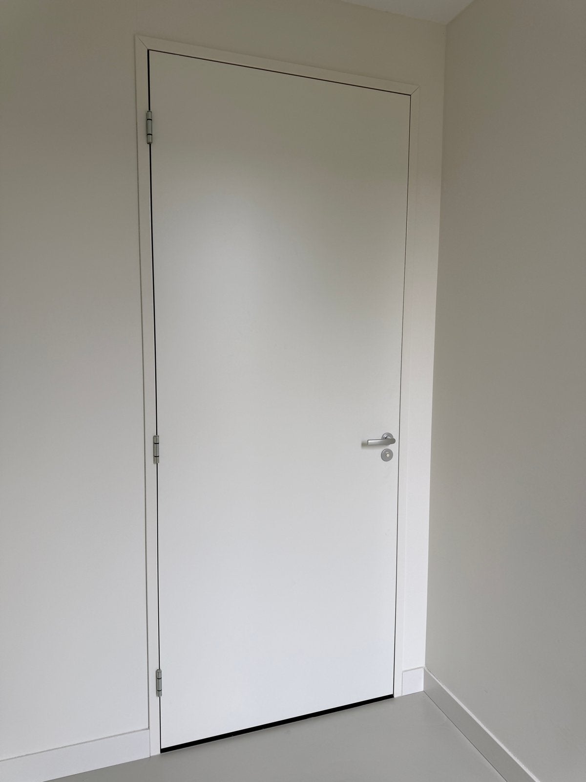 Massief houten witte binnendeuren met beslag, Doe-het-zelf en Verbouw, Deuren en Horren, Ophalen, 80 tot 100 cm, Binnendeur, Zo goed als nieuw