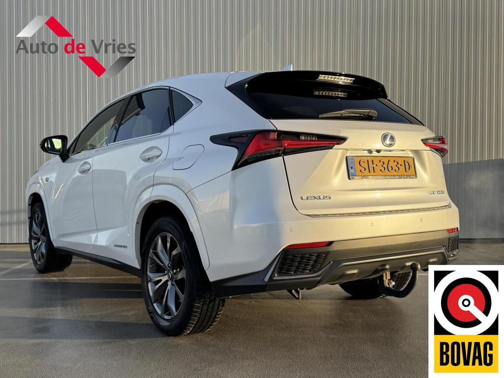 Lexus NX 300h AWD F F SPORT Line|NL-Auto|Trekhaak, Auto's, Lexus, Automaat, Gebruikt, Hybride Elektrisch/Benzine, SUV of Terreinwagen