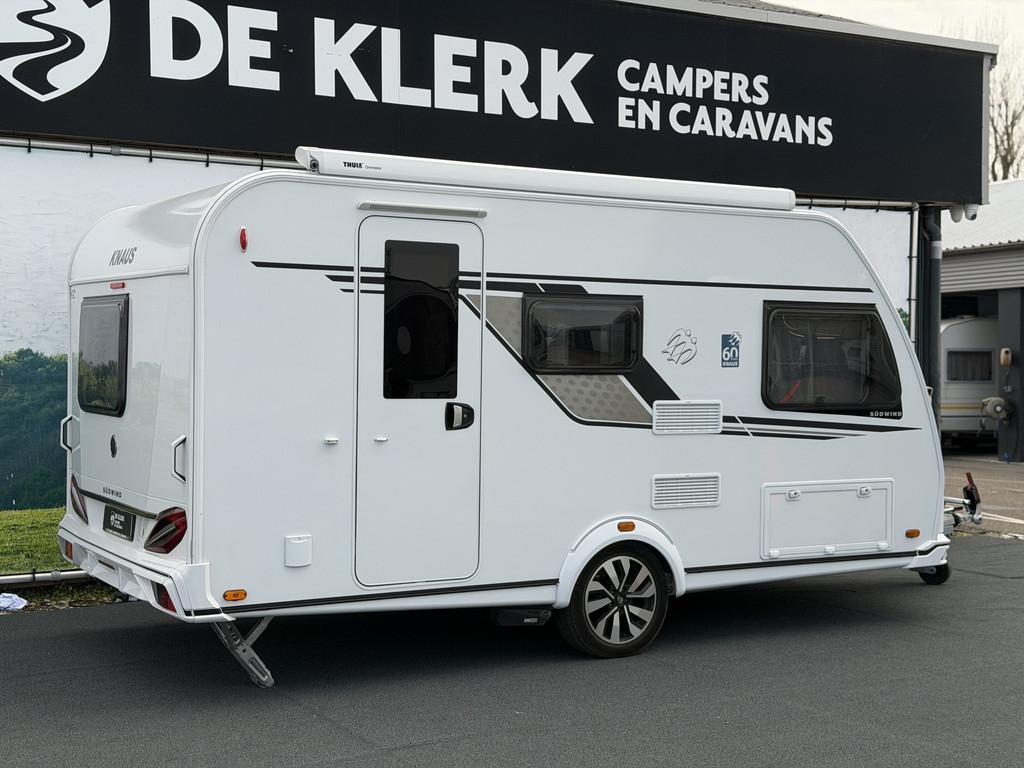 Knaus SUDWIND 420 QD 60 YEARS (bj 2023), Caravans en Kamperen, Caravans, Kachel, Bedrijf, Tot en met 3, Info@deklerkcaravans.nl