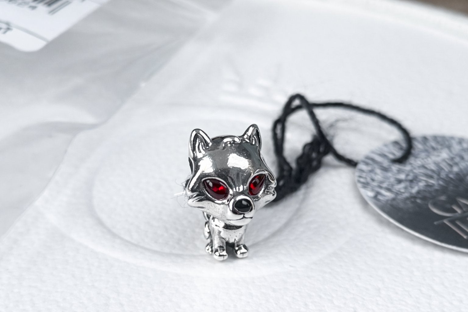 NIEUW Game of Thrones Pandora bedel DIREWOLF GHOST 792963C01, Ophalen, Nieuw, Zilver, Pandora