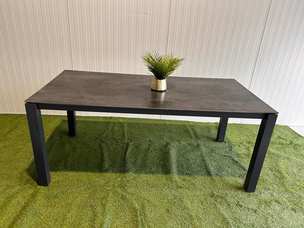 Santika Yoko Dining Tuintafel 180x90cm - Graniet Look HPL