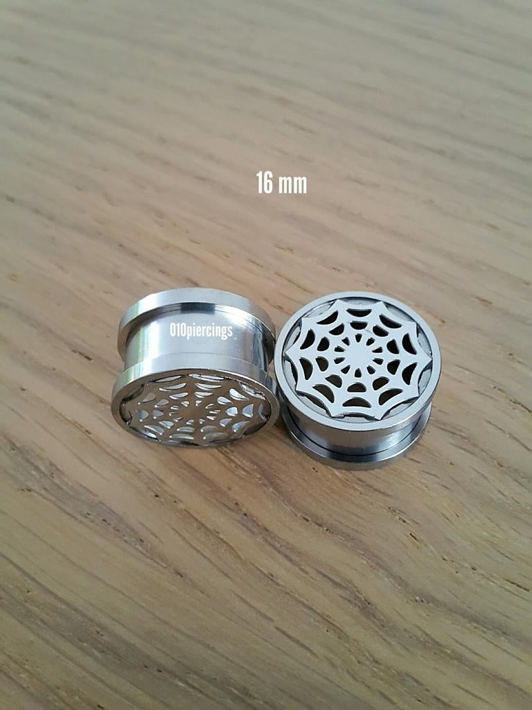 Nieuwe tunnels, pluggen. Staal. Spinnenweb. 16 Mm., Ophalen of Verzenden, Zo goed als nieuw, Staal, Oor- of Traguspiercing