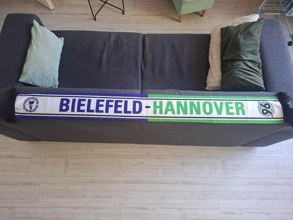 Bielefeld-Hannover sjaal, Ophalen of Verzenden, Zo goed als nieuw, Buitenlandse clubs, Vaantje of Sjaal