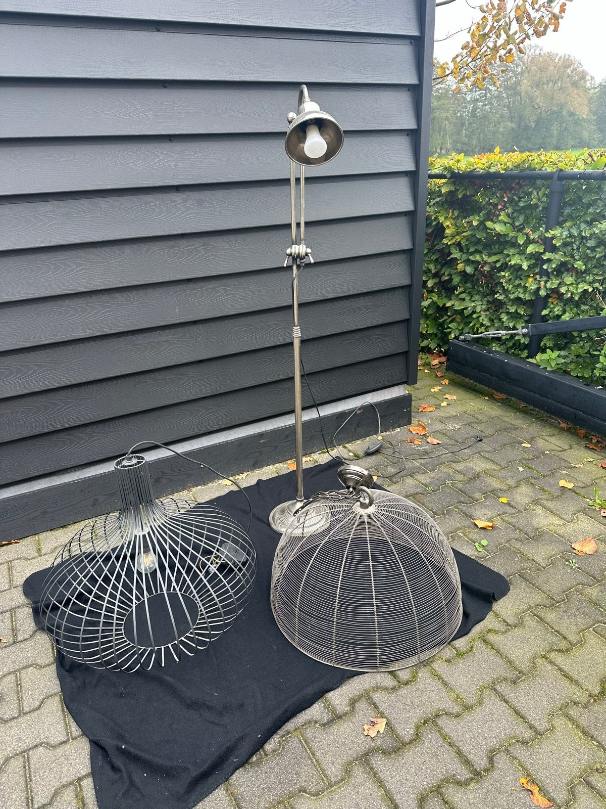 2 metalen hanglampen en 1 zilveren vloerlamp, Ophalen of Verzenden, Gebruikt, Metaal, 150 tot 200 cm