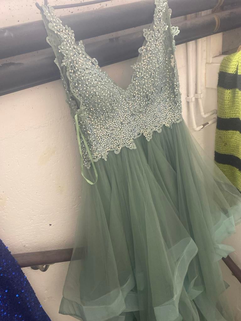 Elegante mintgroene jurk met pailletten, Kleding | Dames, Cocktailjurk, Ophalen of Verzenden, Zo goed als nieuw, Maat 36 (S)