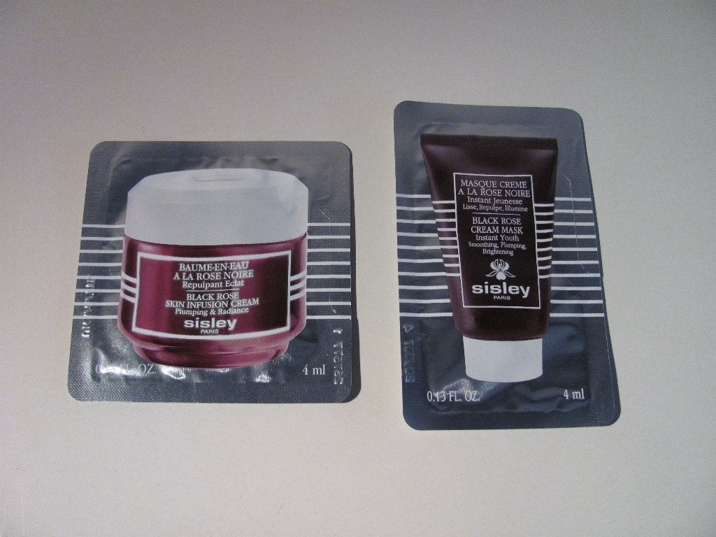 2x Sisley Black Rose creme proefje / sample / monstertje, Ophalen of Verzenden, Nieuw, Gehele gezicht, Verzorging