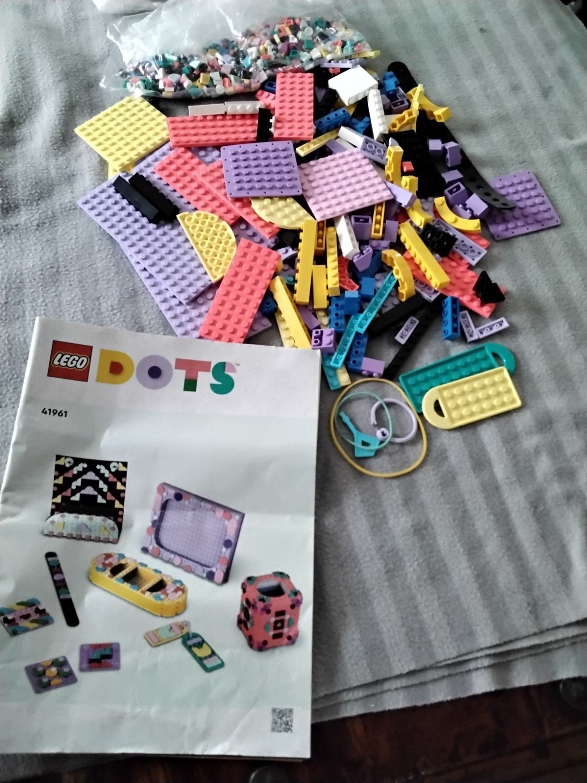 LEGO DOTS 41961 - Creatieve doos met veel onderdelen, Ophalen of Verzenden, Gebruikt, Overige merken