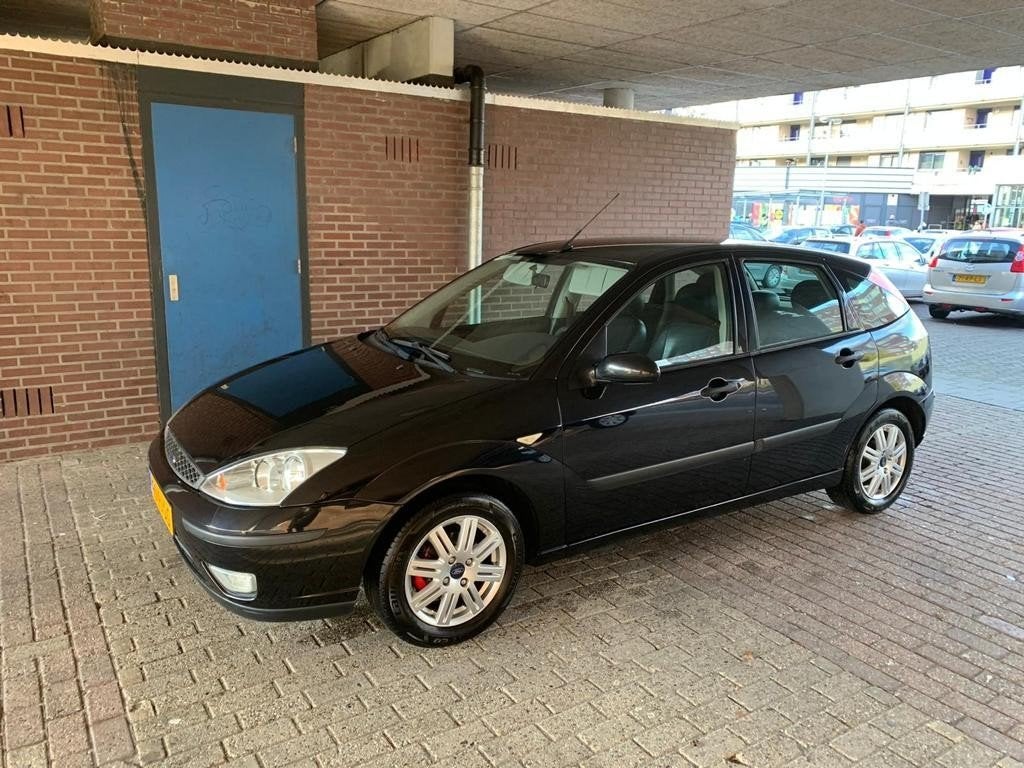 Ford Focus 1.6 2004 Zwart, Auto's, 1596 cc, 15 km/l, Zwart, 4 cilinders