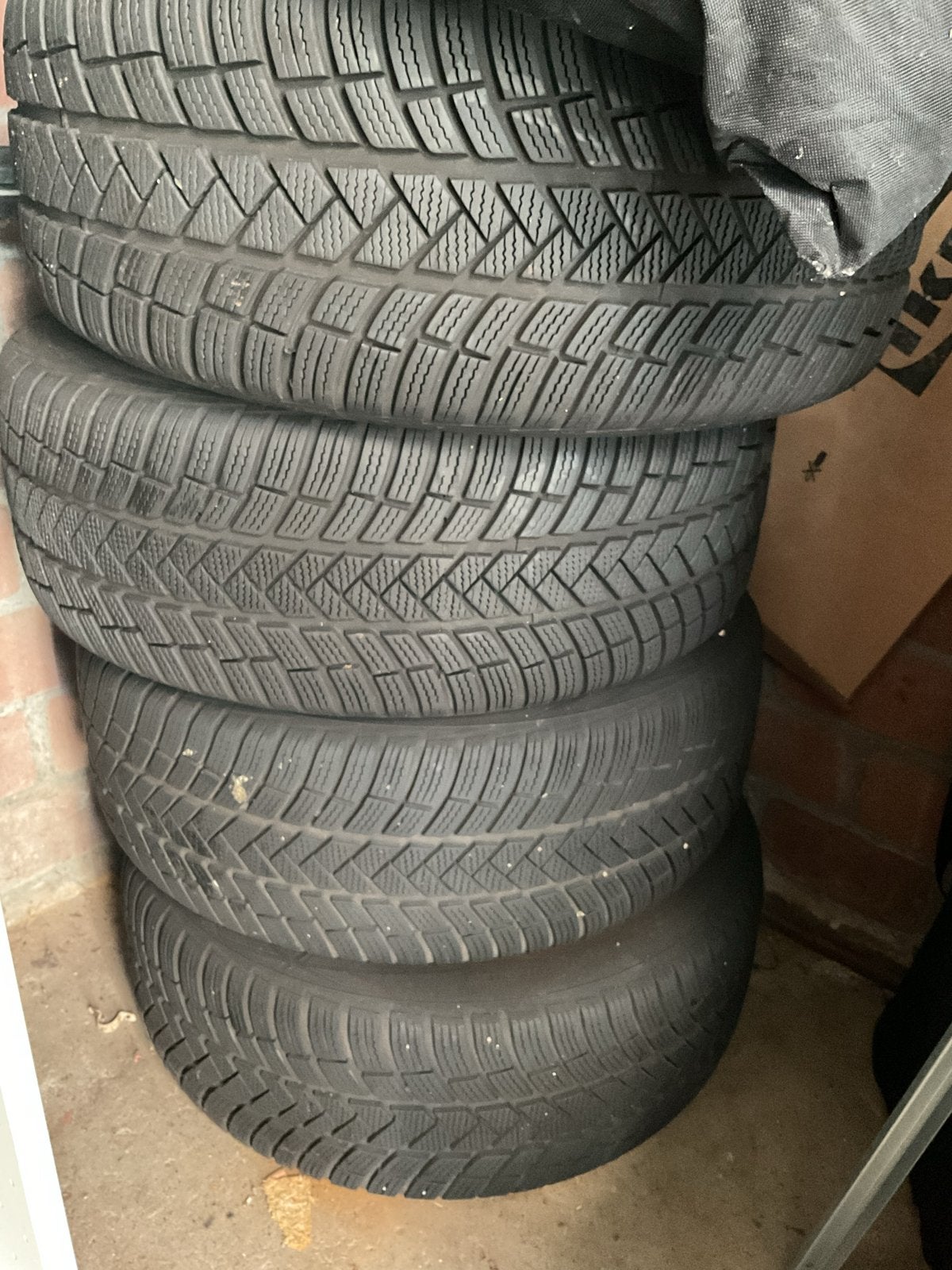 4 Winterbanden Opel Insignia 235/45 R18 98W, Auto-onderdelen, Banden en Velgen, Ophalen, 18 inch, Gebruikt, Winterbanden