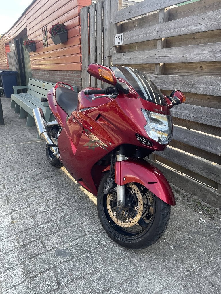 honda cbr1100xx    blackbird  bj 1997, 4 cilinders, Motorrijbewijs A, Gebruikt, Meer dan 35 kW