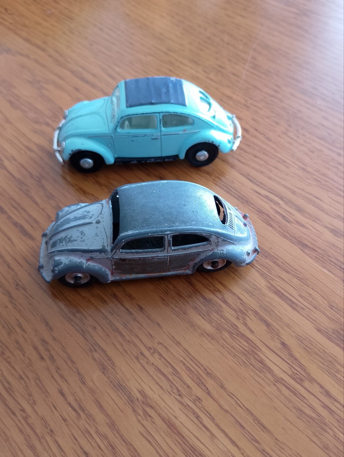 Vintage Dinky Toys Volkswagen Kever Modelauto's (2 stuks), Hobby en Vrije tijd, Modelauto's | 1:43, Ophalen, Gebruikt, Auto, Overige merken