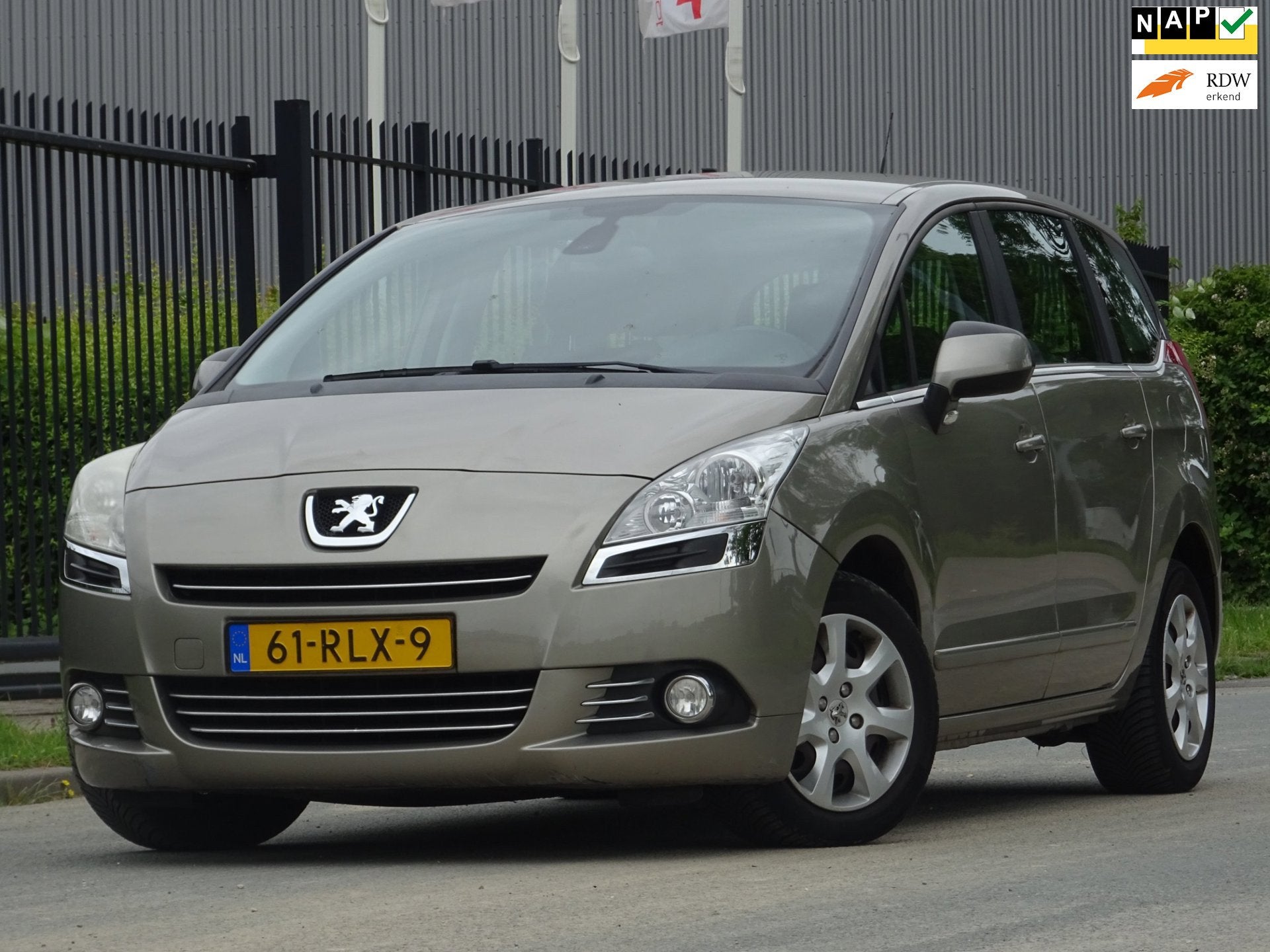 Peugeot 5008 1.6 VTi ST 7-PERSOONS NAP/AIRCO/CRUISE/APK, Voorwielaandrijving, Euro 5, Gebruikt, 4 cilinders