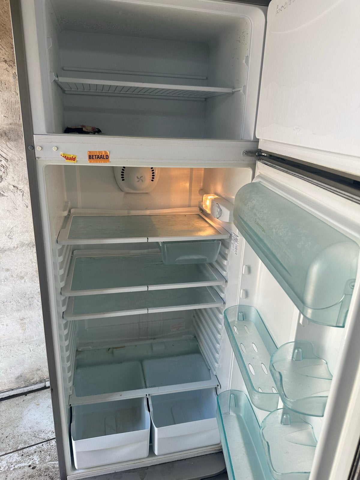 Grote Ariston Koelkast met Vriesvak - Ideaal voor Bier, Witgoed en Apparatuur, Koelkasten en IJskasten, Ophalen, Gebruikt, 200 liter of meer