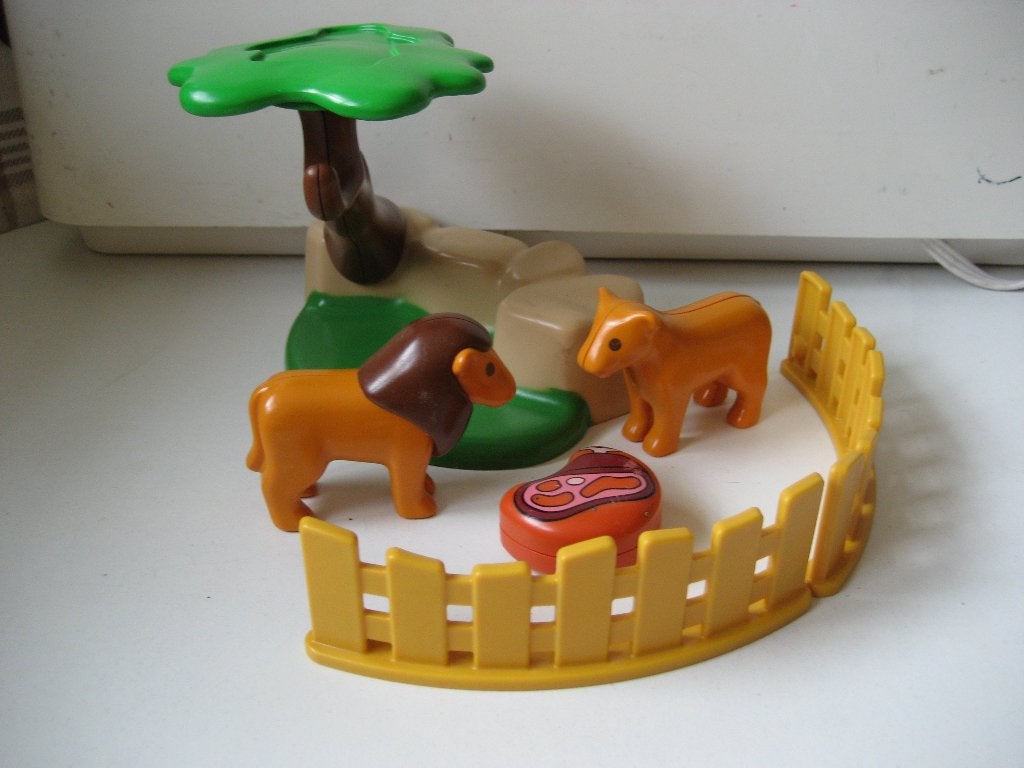 123 playmobil junior rots met leeuwen, Ophalen of Verzenden, Zo goed als nieuw