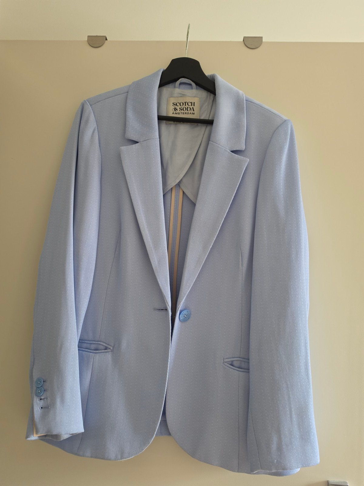 Lichtblauwe blazer van scotch & soda maat L
Stuur bij vragen, Blauw, Maat 42/44 (L), Scotch & Soda, Ophalen of Verzenden