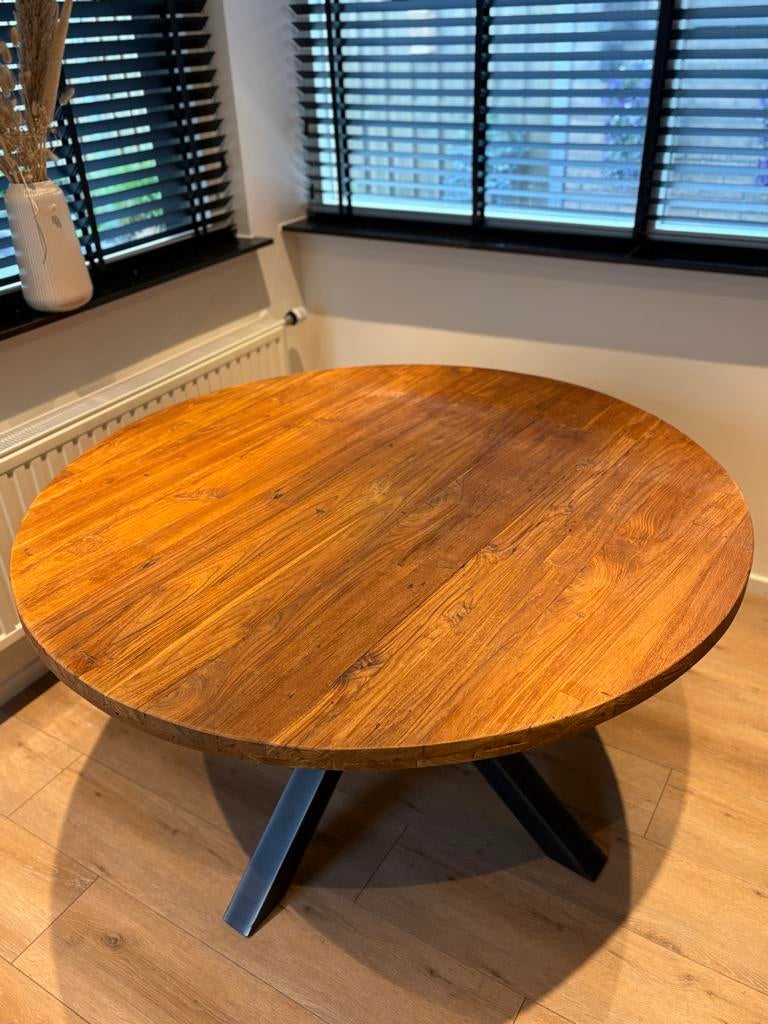 Ronde massieve eettafel van mango hout - 140 cm, Huis en Inrichting, Tafels | Eettafels, Zo goed als nieuw, 100 tot 150 cm, Vier personen