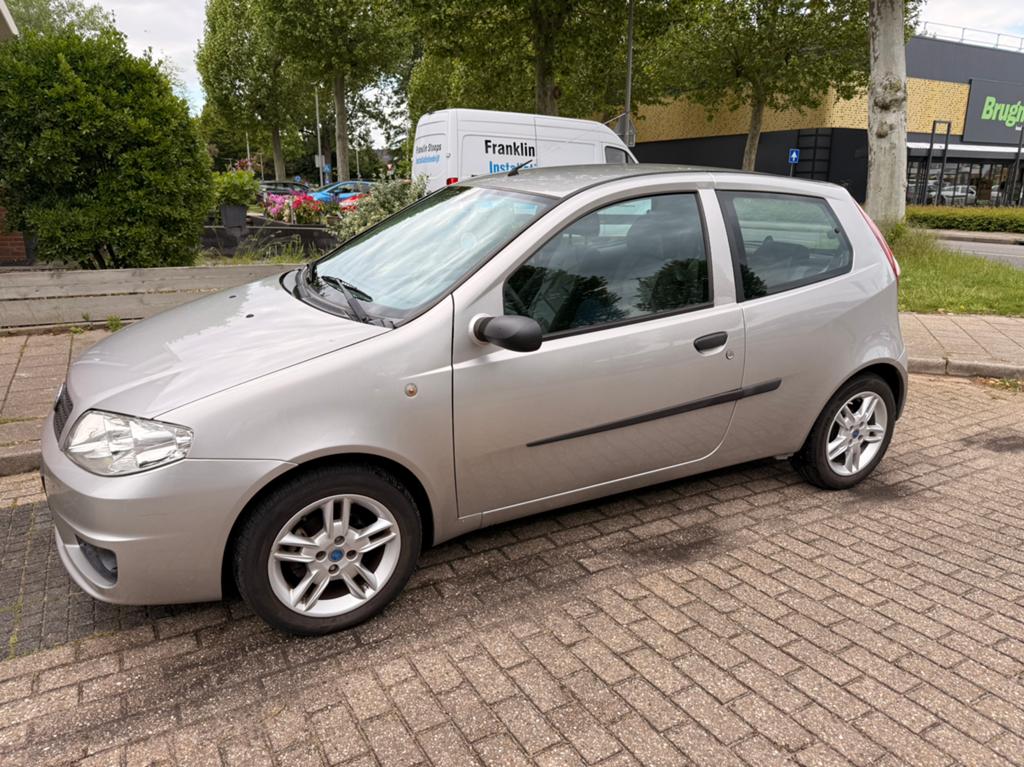 Fiat Punto 1.2, Voorwielaandrijving, Stof, 4 cilinders, 400 kg