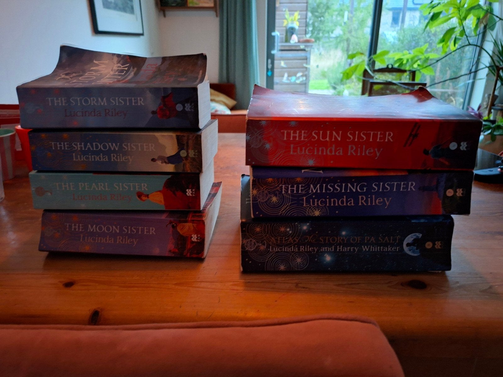 Seven Sisters serie - Lucinda Riley (laatste 7 boeken), Ophalen, Gelezen, Lucinda Riley, Nederland