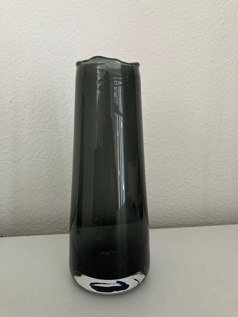 Luxury Ribbed vaasje Smoke Grey Nieuw!, Overige kleuren, Nieuw, Ophalen of Verzenden, Glas