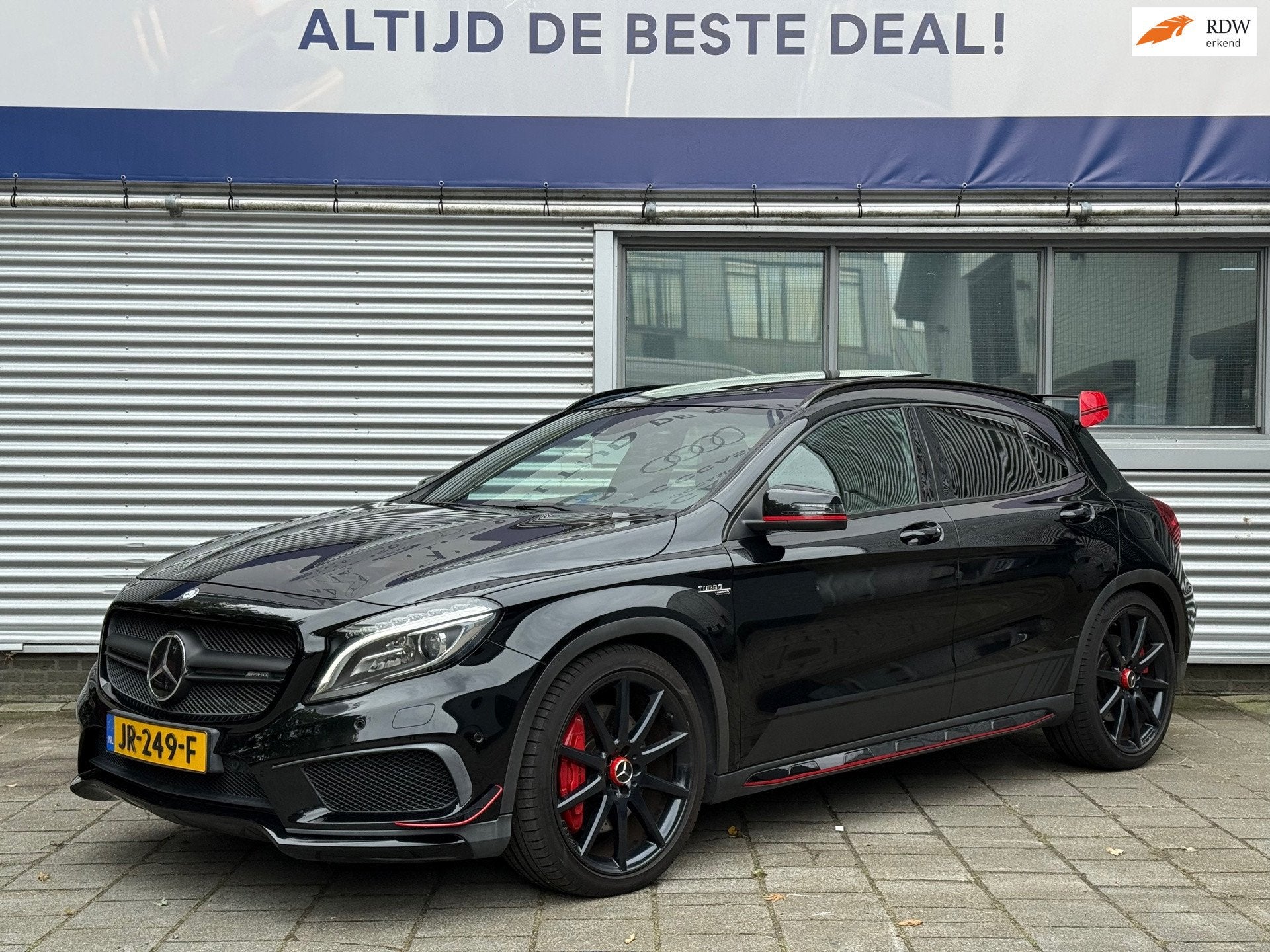 Mercedes-Benz GLA-klasse AMG GLA45 4MATIC l Aero Pack l Pano, Auto's, Gebruikt, 4 cilinders, Zwart, Leder
