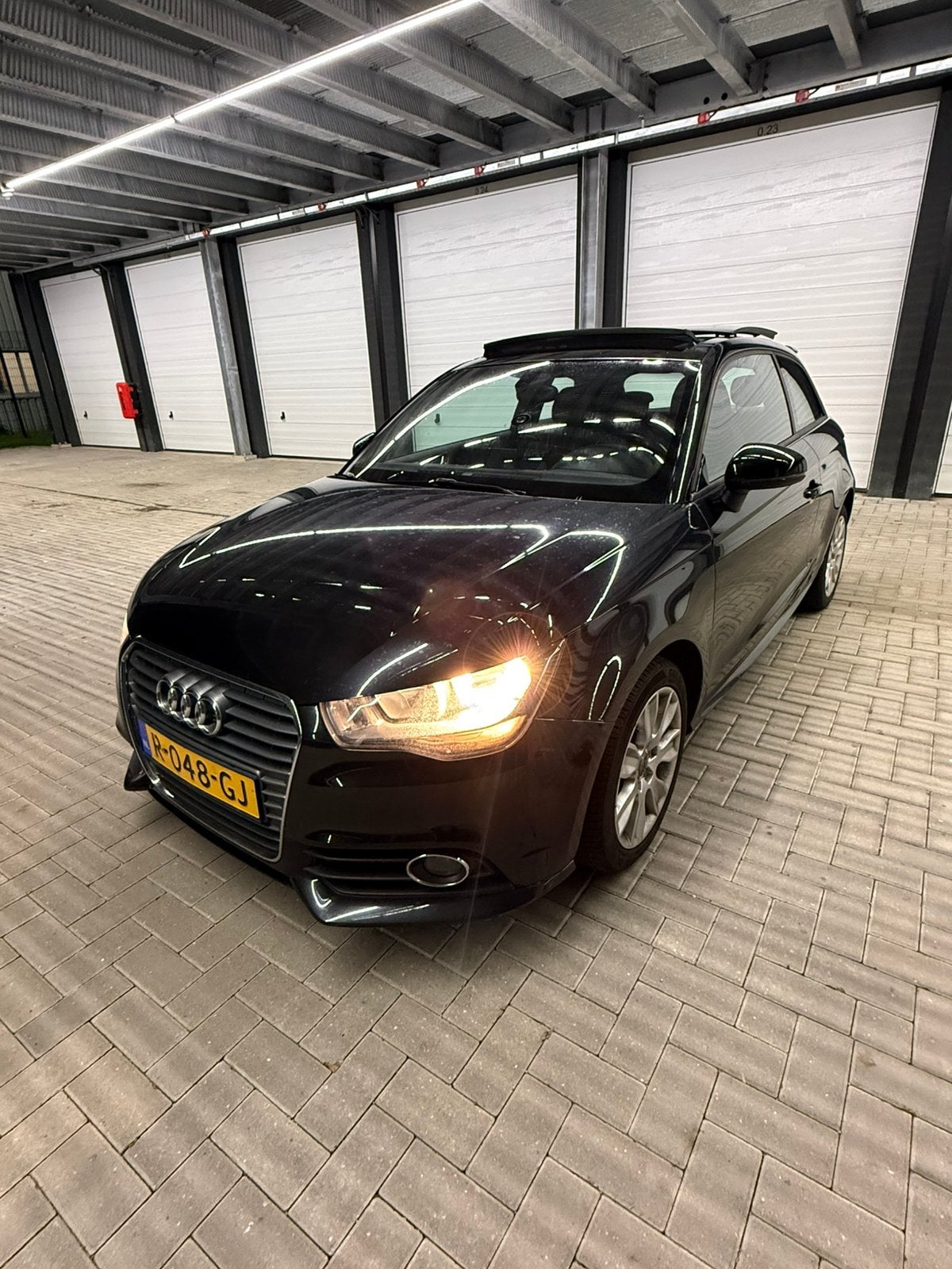 Nette Audi A1 1.4tfsi 2011 Pano Stoelverwarming Nieuwe apk, Auto's, Voorwielaandrijving, 1160 kg, Zwart, Zwart