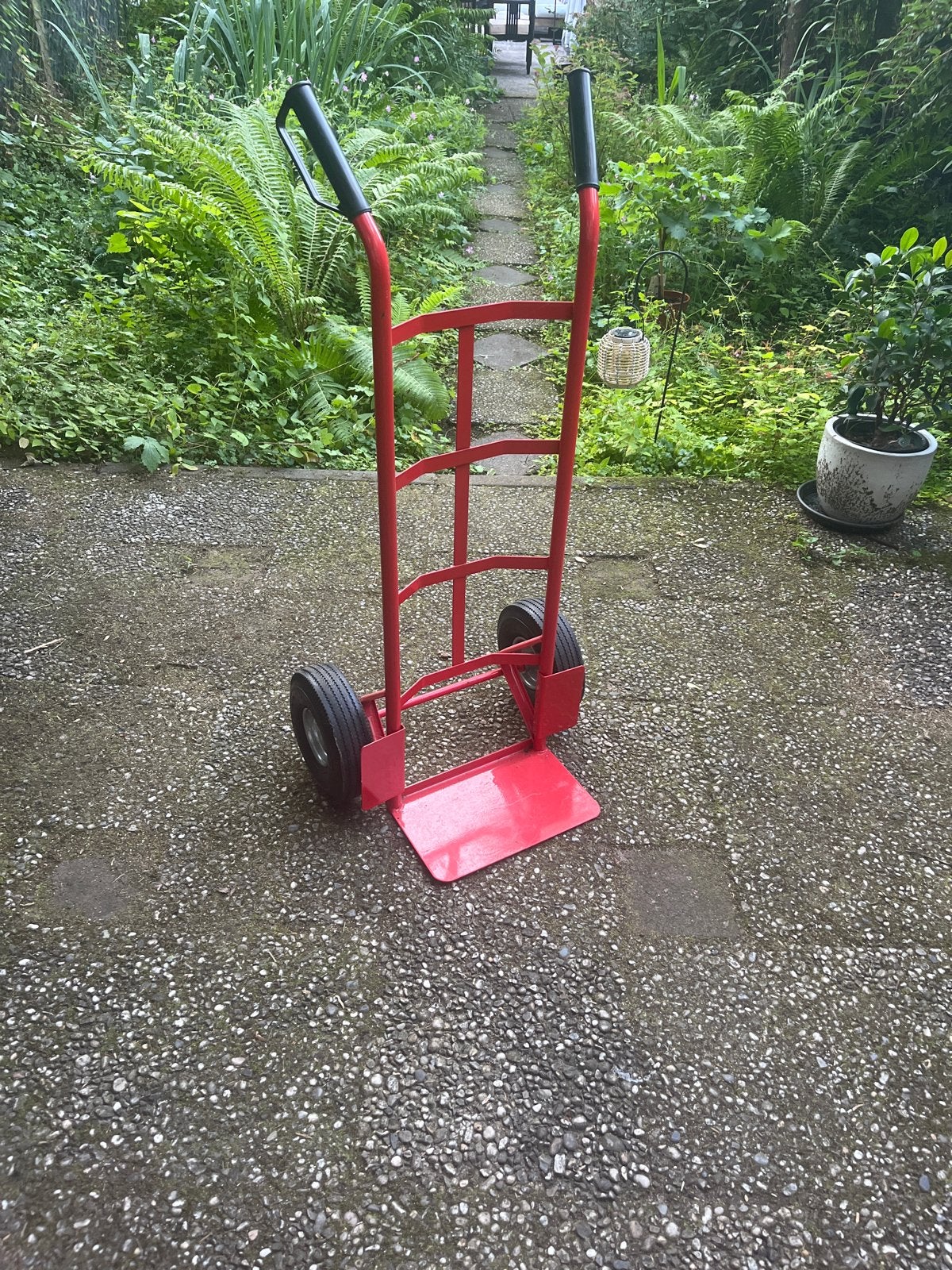 Rode steekwagen van Praxis - Zo goed als nieuw, Doe-het-zelf en Verbouw, Ophalen, Zo goed als nieuw, Steekwagen