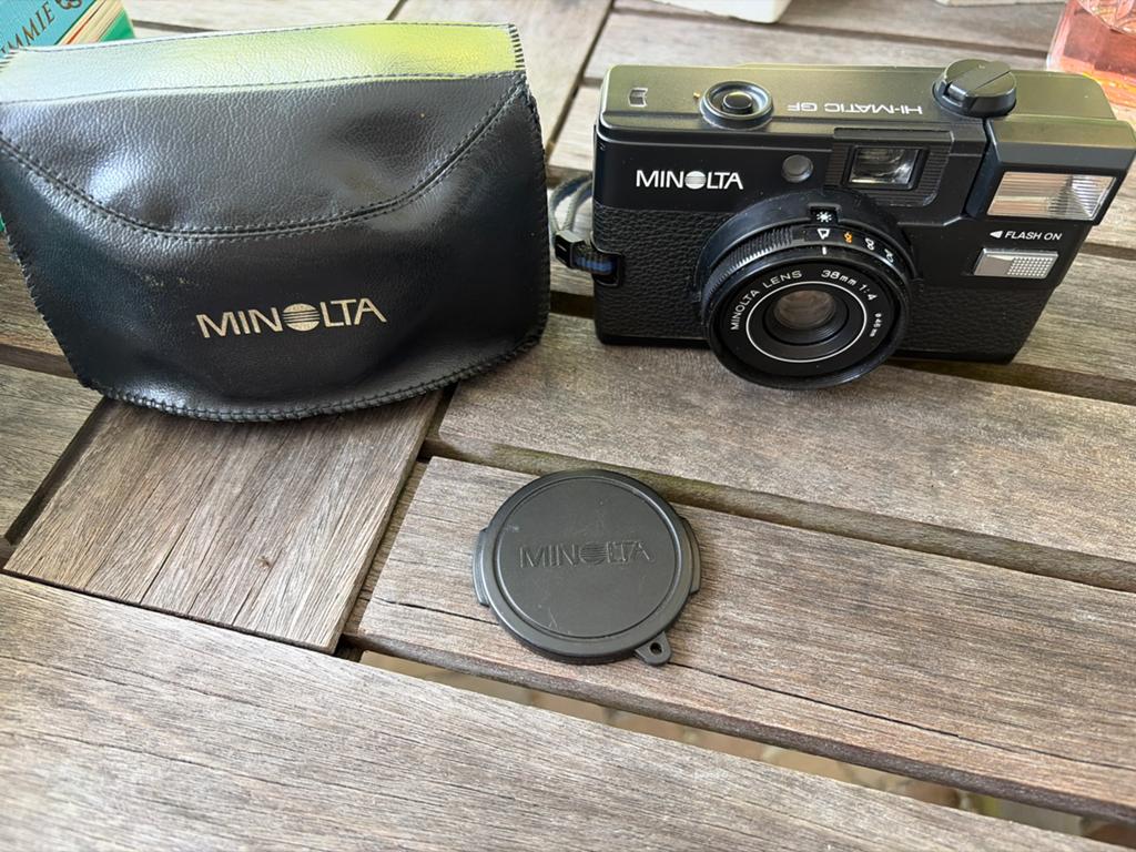 Minolta Hi-Matic GF Compact Camera met Tasje, Audio, Tv en Foto, Fotocamera's Analoog, Ophalen of Verzenden, Gebruikt, Compact