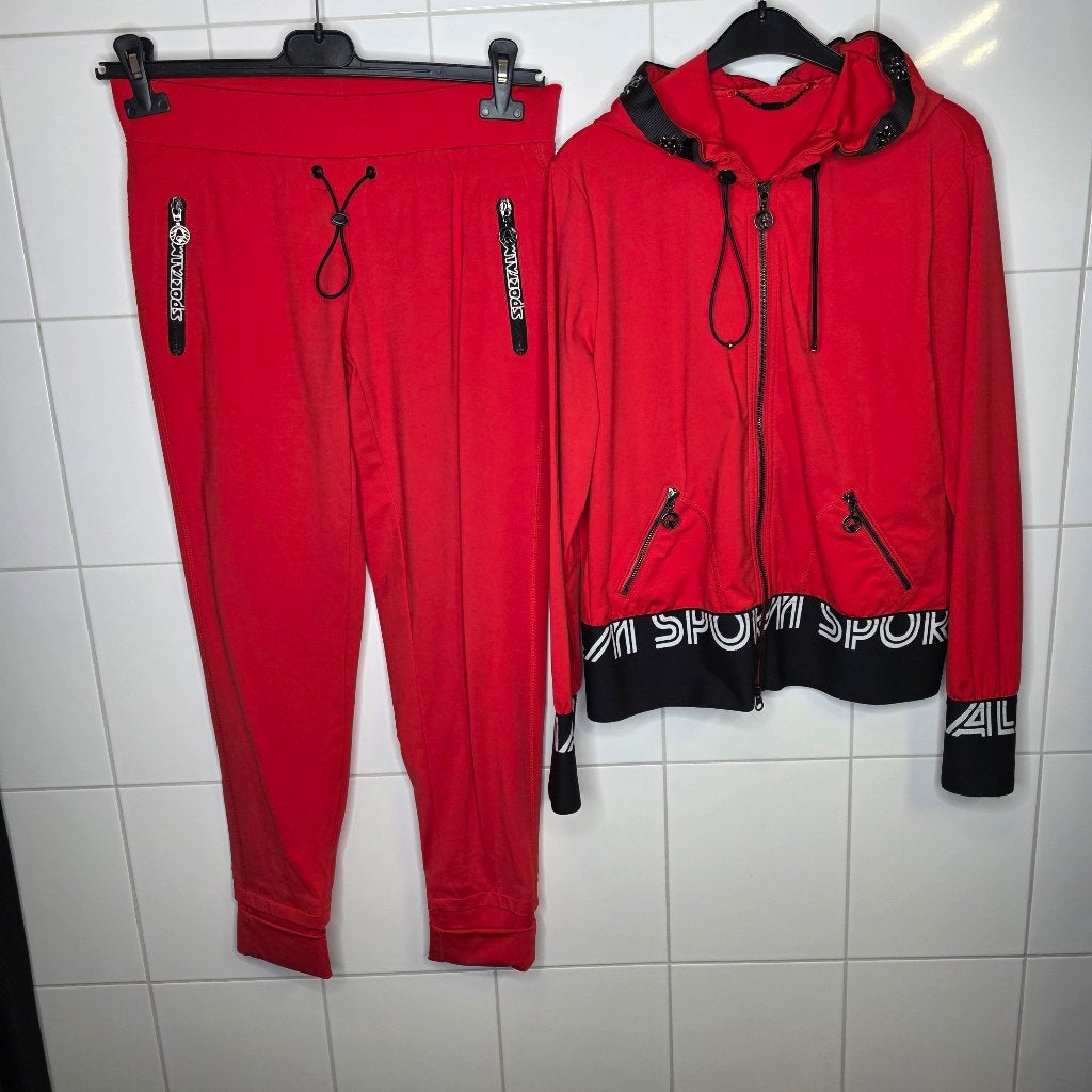 Sportalm luxe huispak kleur rood en maat 34 ook voor buiten, Kleding | Dames, Maat 34 (XS) of kleiner, Gedragen, Rood, Sportalm