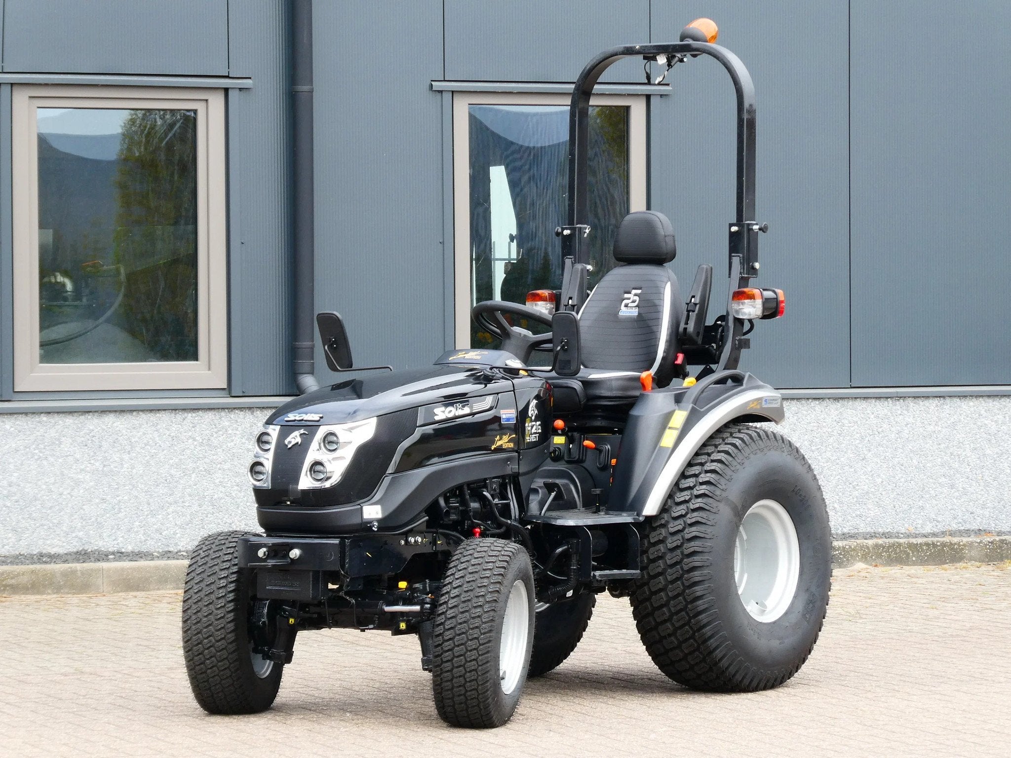 Solis 26H 4wd HST / 0003 Draaiuren / Black Edition