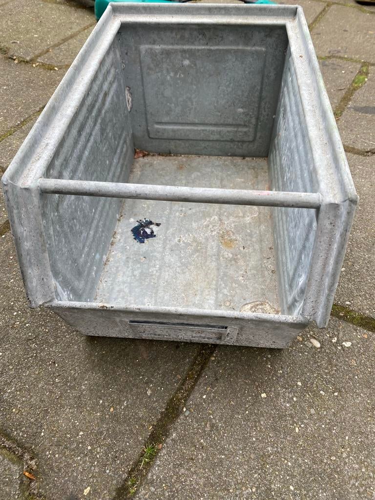 Degelijke metalen bak - 35x22x20cm, Ophalen of Verzenden, Gebruikt, Metaal, Minder dan 50 cm