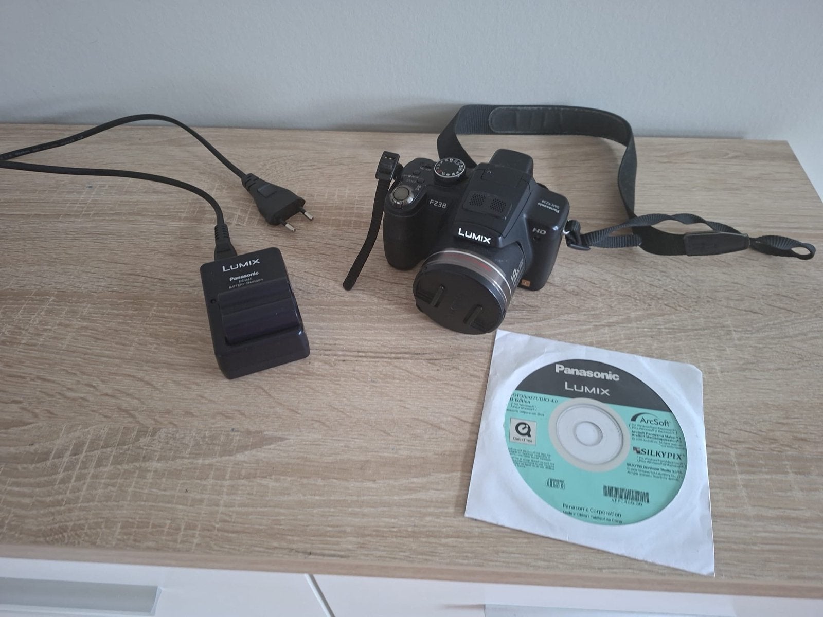 Panasonic Lumix DMC-FZ38 digitale fotocamera, Panasonic, Ophalen of Verzenden, Zo goed als nieuw, Accu