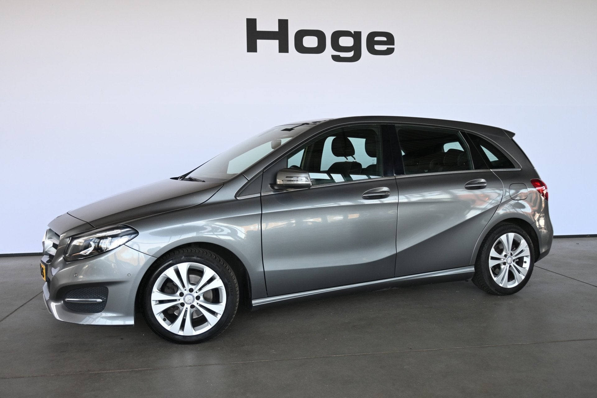 Mercedes-Benz B-Klasse 180 Ambition Automaat Cruise Airco Na, Auto's, Gebruikt, Euro 6, 4 cilinders, 122 pk