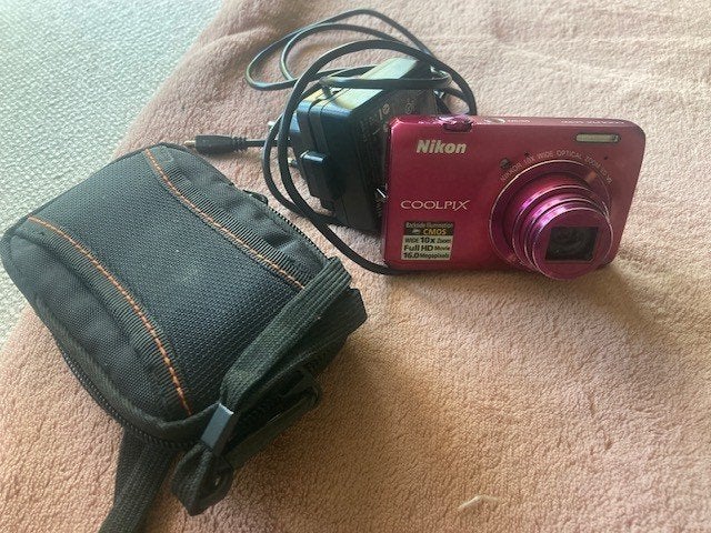 Nikon Coolpix S6300 roze + hoesje & oplader, Cameratas, 16 megapixels, Ophalen of Verzenden, Zo goed als nieuw