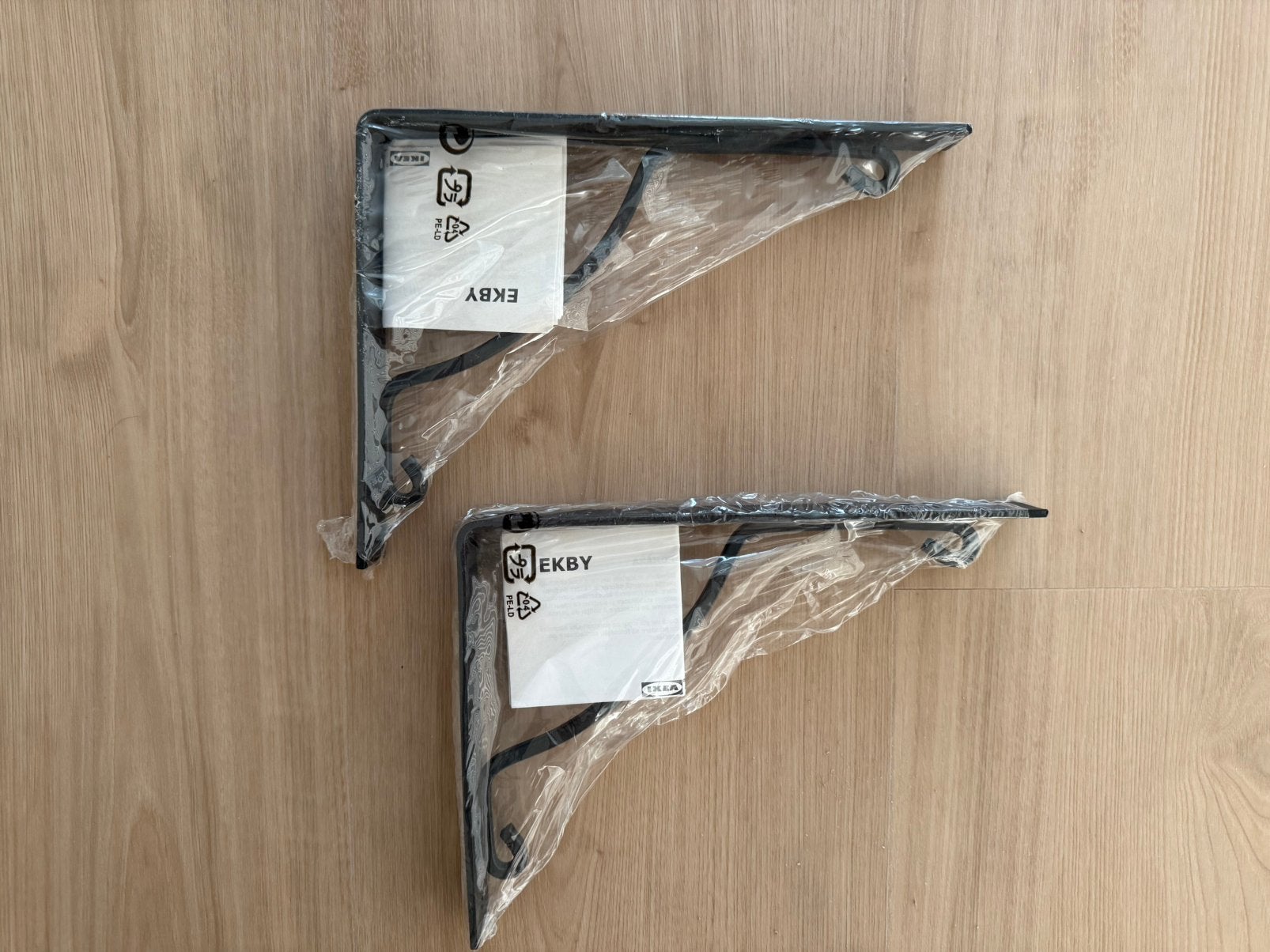 IKEA EKBY plankdragers Antraciet 2 stuks Nieuw in verpakking, Ophalen of Verzenden, Nieuw