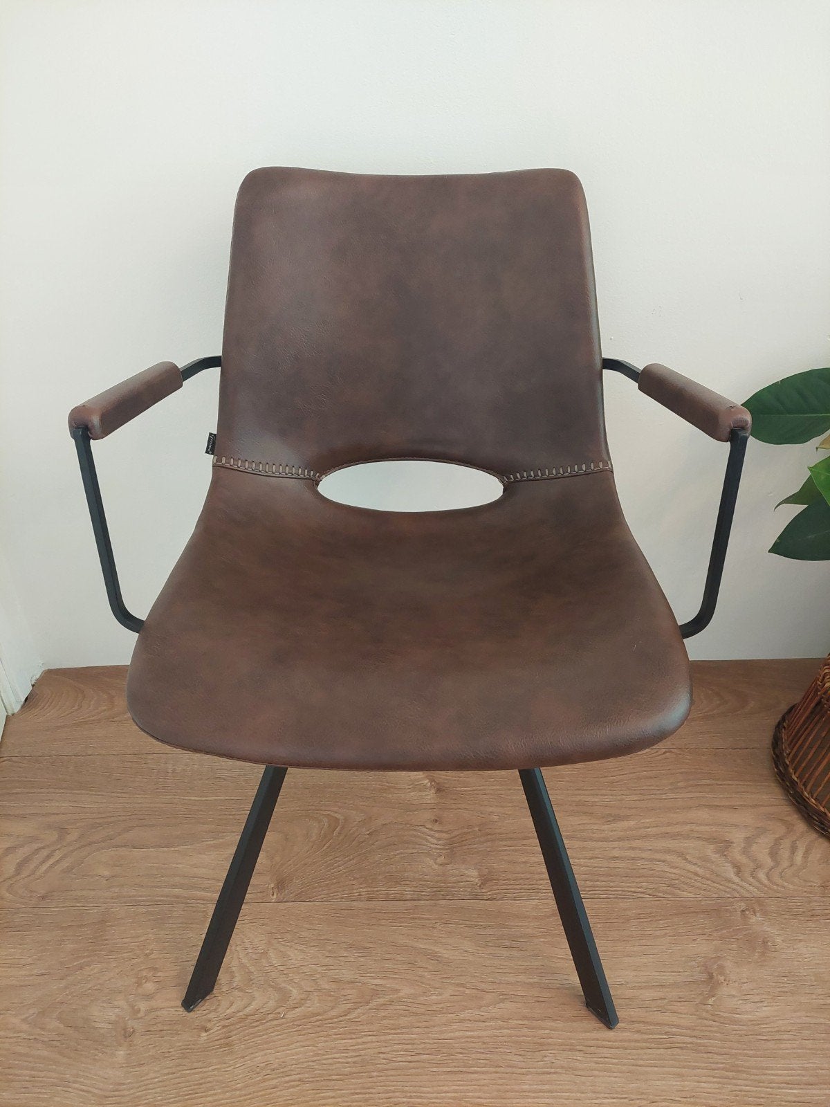 Goossens leren eetkamerstoel industrieel bruin zwart, Huis en Inrichting, Stoelen, Ophalen, Gebruikt, Twee, Bruin