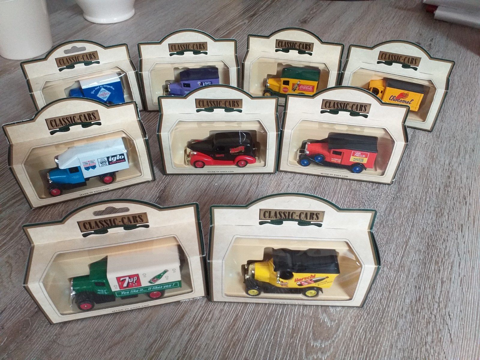 Verzameling van 9 Classic Cars modelauto's in originele doos, Ophalen of Verzenden, Nieuw