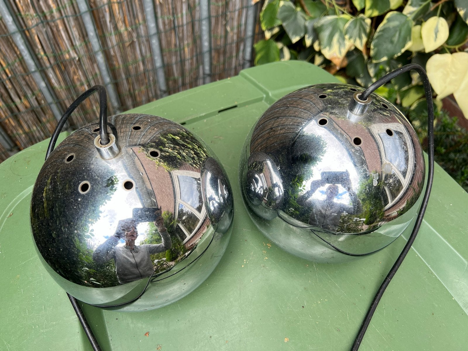 2x originele onbeschadigde retro jaren 70 bol hanglampen, Ophalen, Gebruikt, E27 (groot), Metaal