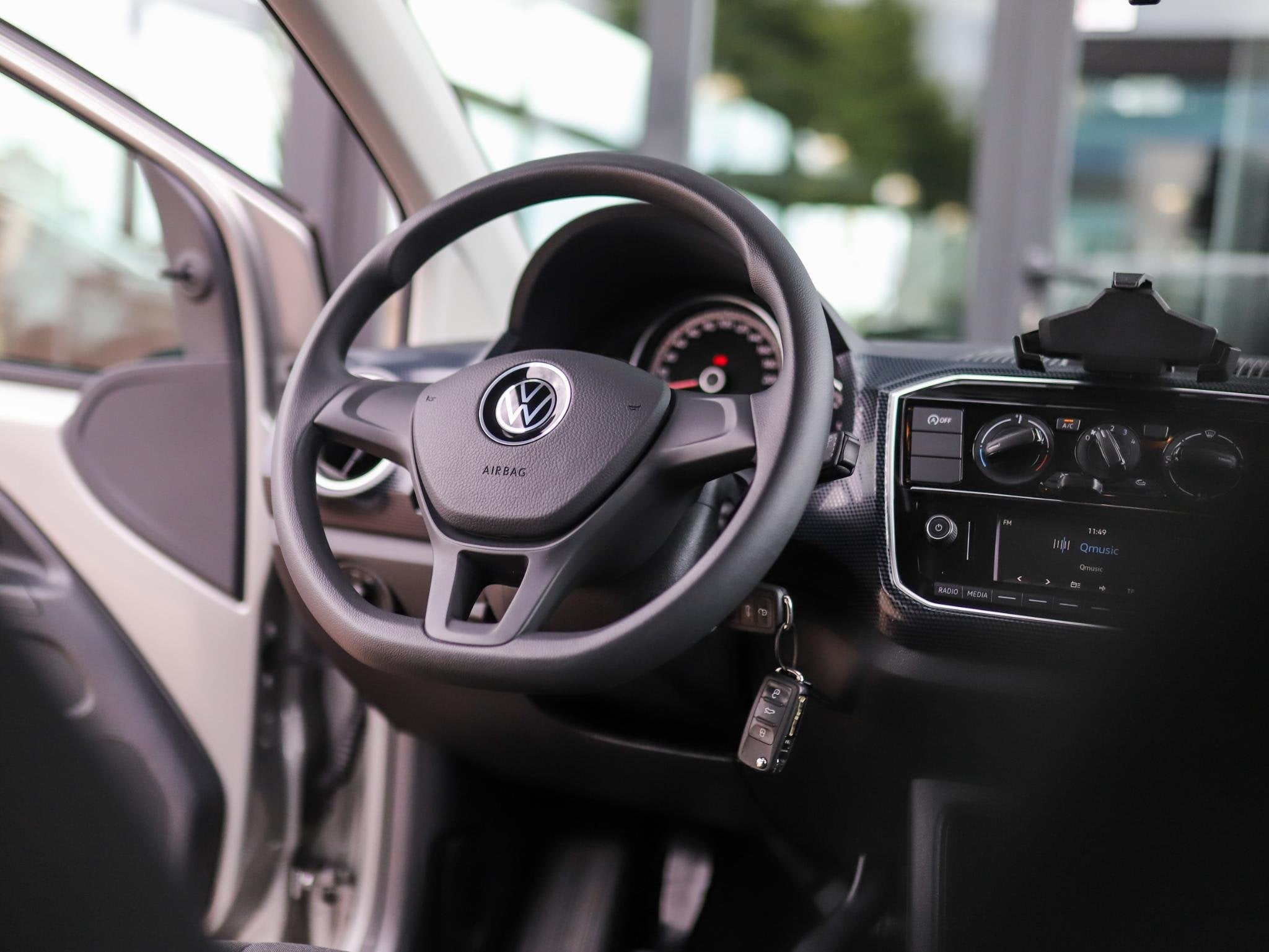 Volkswagen Up! 1.0 | BTW! | Bluetooth | Airco | Lane-Assist, Stof, Gebruikt, 4 stoelen, 891 kg