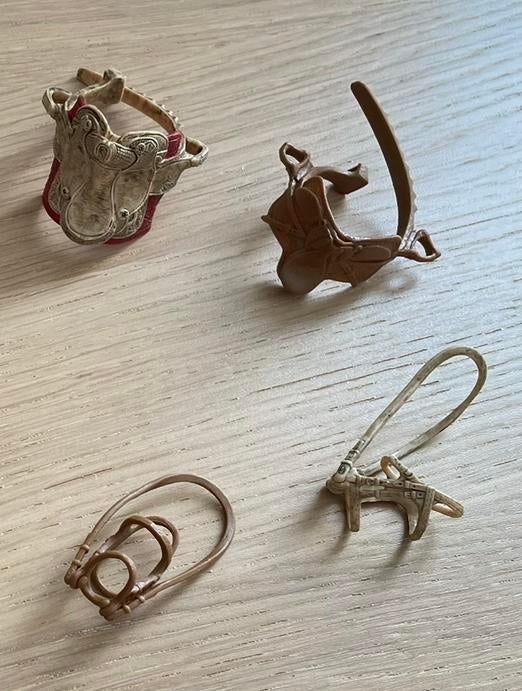 Schleich zadels, hoofdstellen en halsters, Ophalen of Verzenden, Zo goed als nieuw