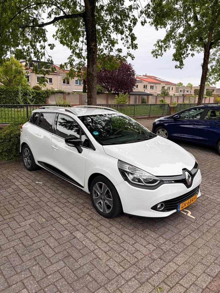 Renault Clio 1.5 DCI 66KW Estate 2015 Wit, Auto's, Voorwielaandrijving, 4 cilinders, 1096 kg, Wit