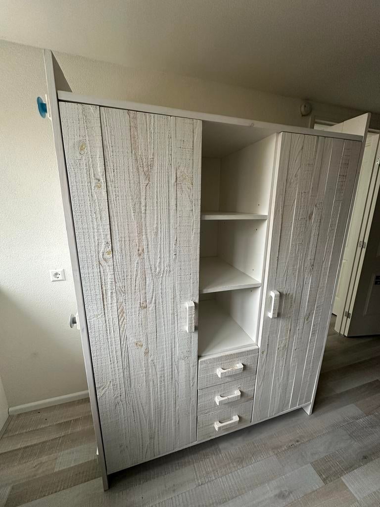 Stevige kledingkast met planken, lades en hangruimte, Ophalen, Gebruikt, 100 tot 150 cm, Met lade(s)