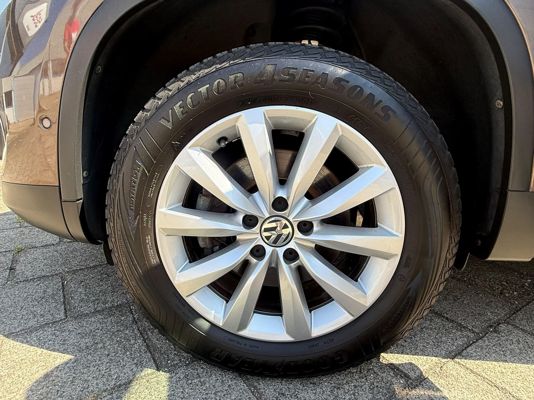 Volkswagen Tiguan 1.4 TSI Sport&Style Trekhaak - nwe ketting, Voorwielaandrijving, Euro 5, Gebruikt, Zwart