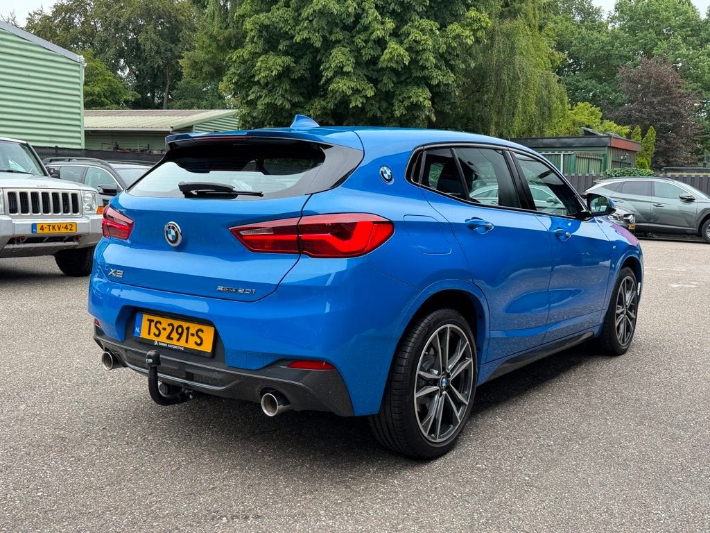 BMW X2 SDrive20i M-Sport Shadowline Headup Misano Blauw, Auto's, X2, Automatische klimaatregeling, Bedrijf, SUV of Terreinwagen