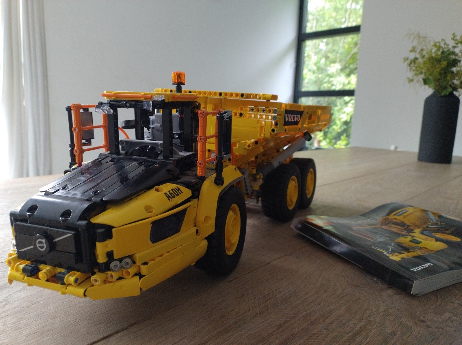 LEGO Technic Volvo A60H Kiepwagen (42114), Kinderen en Baby's, Speelgoed | Duplo en Lego, Lego, Ophalen of Verzenden, Zo goed als nieuw