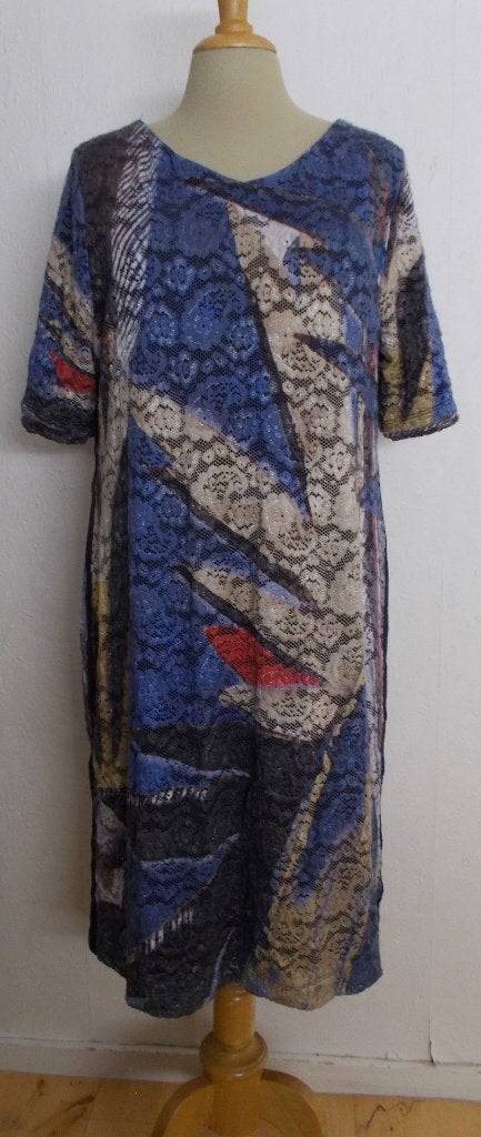 Leuke kant look jurk van LC (Lizzy & Coco) L, Maat 42/44 (L), Zo goed als nieuw, Knielengte, Verzenden