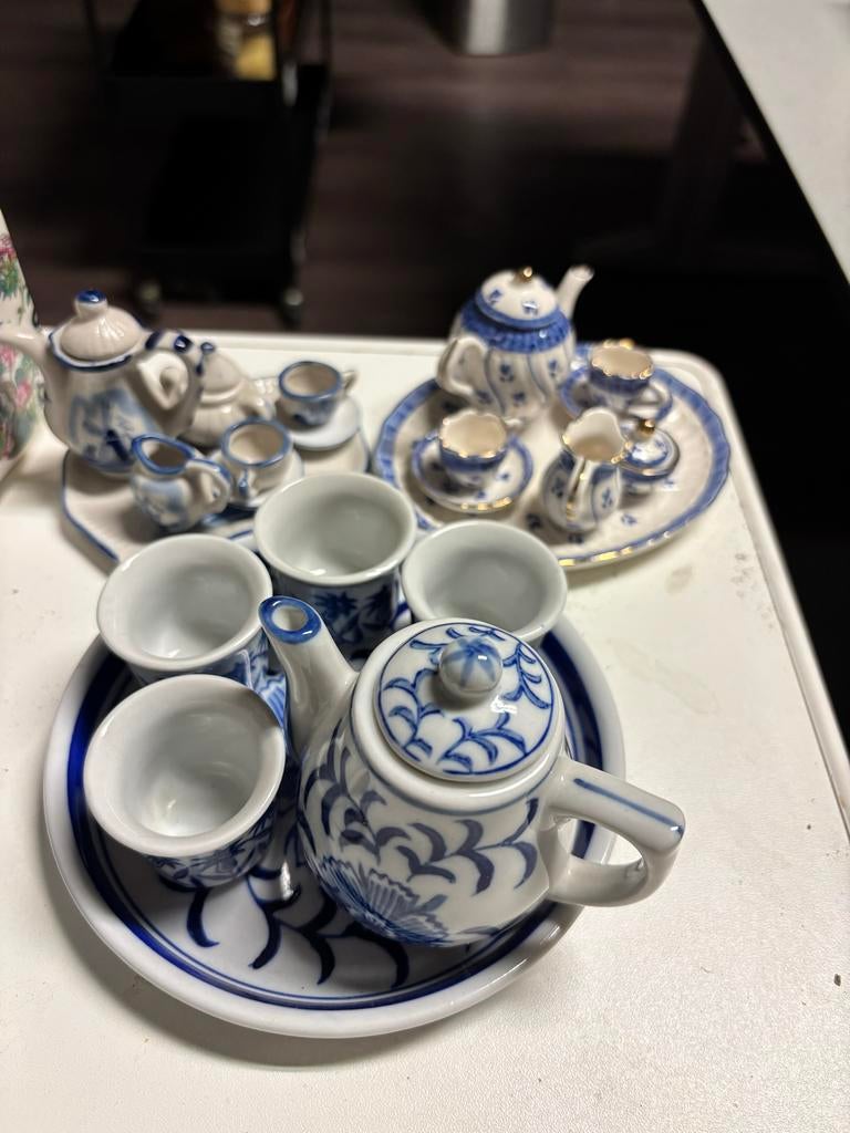 Diverse theeservies setjes - Miniatuur en decoratief, Antiek en Kunst, Ophalen