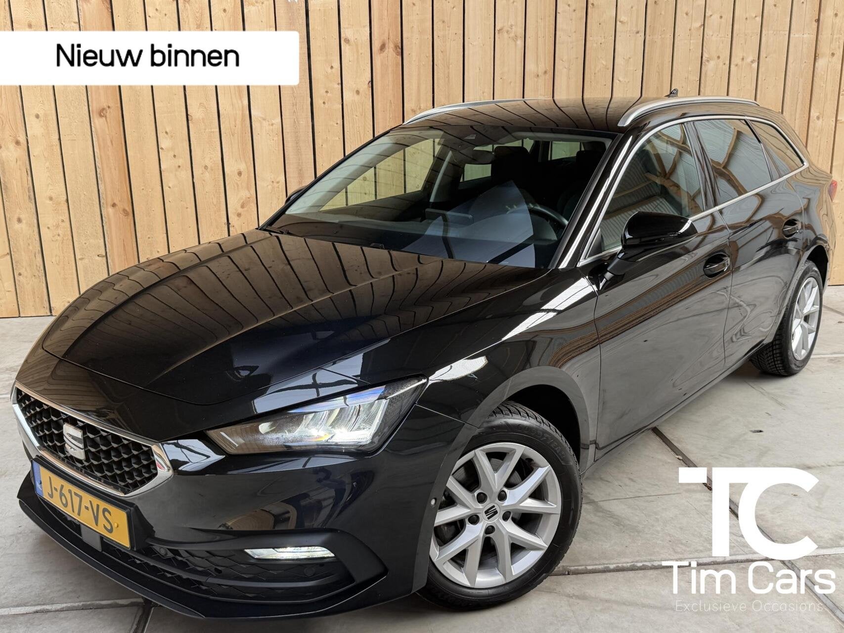 Seat Leon Sportstourer 1.5 TSI Style Launch Edition Apple Ca, Auto's, Voorwielaandrijving, 4 cilinders, Leon, Zwart