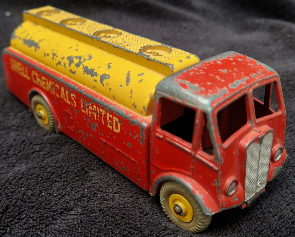 Oude Dinky Toys SHELL tankauto Chemicals Limited AEC Monarch, Ophalen of Verzenden