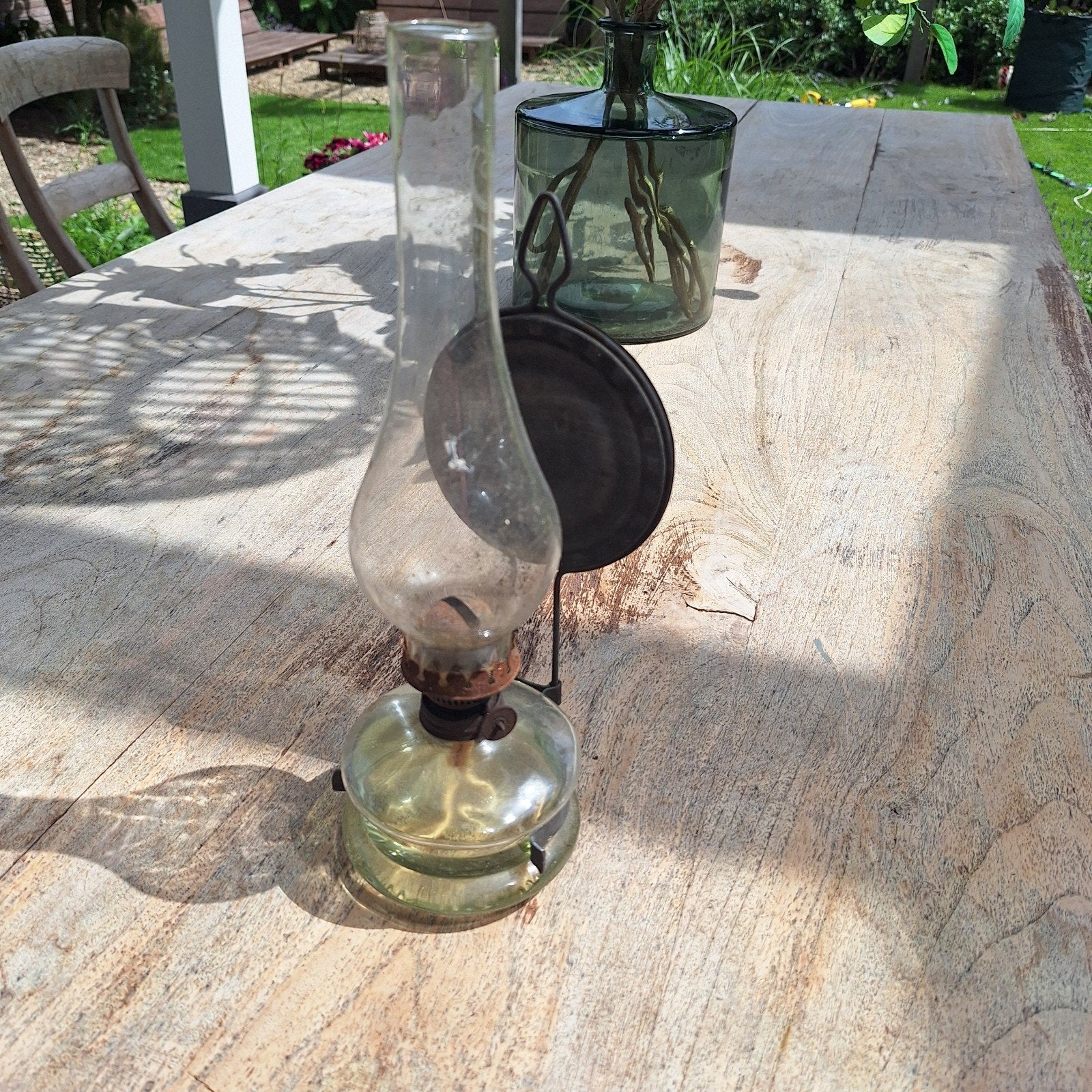 Antieke olielamp met glazen kap, Antiek en Kunst, Antiek | Lampen, Ophalen of Verzenden