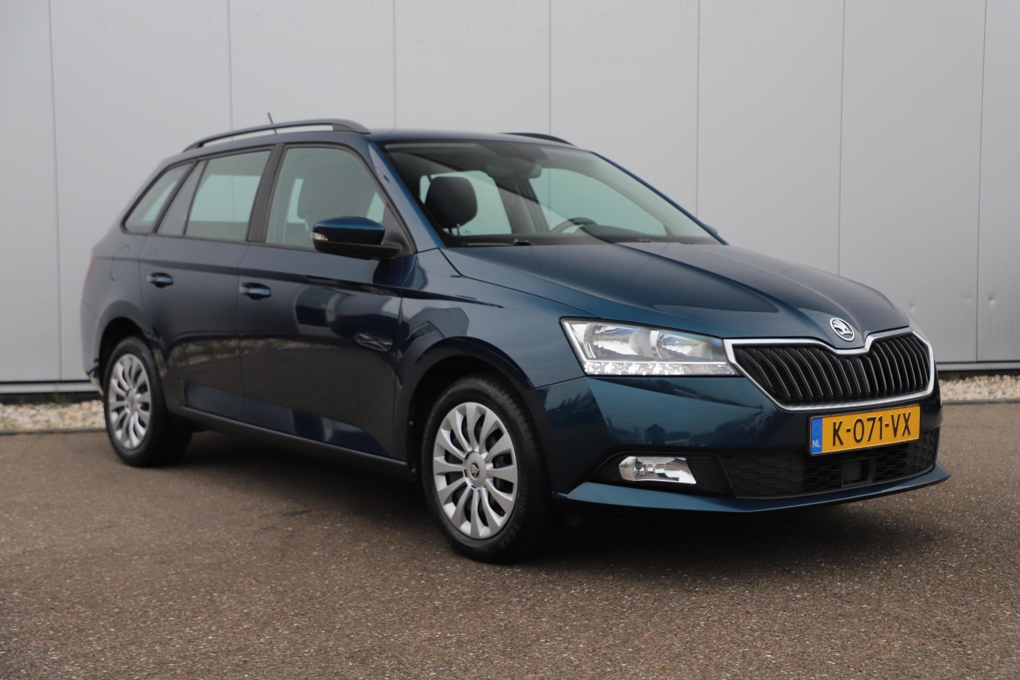 Skoda Fabia Combi 1.0 TSI Ambition 95PK Trekhaak Navigatie C, Voorwielaandrijving, Stof, Gebruikt, 95 pk